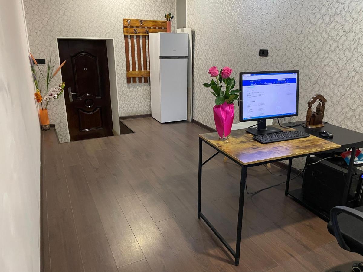 N 1 Hostel Ереван Екстериор снимка