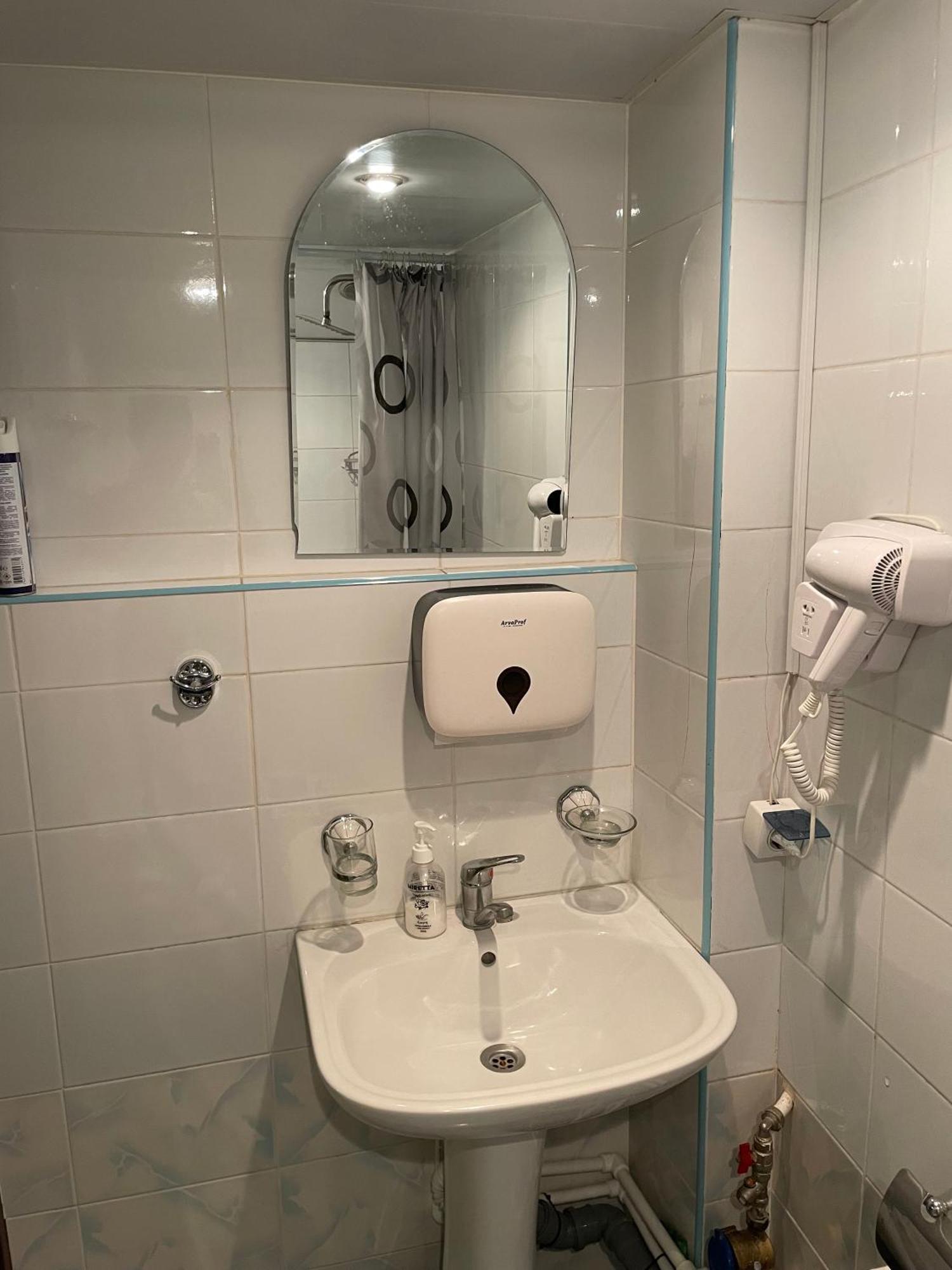 N 1 Hostel Ереван Екстериор снимка