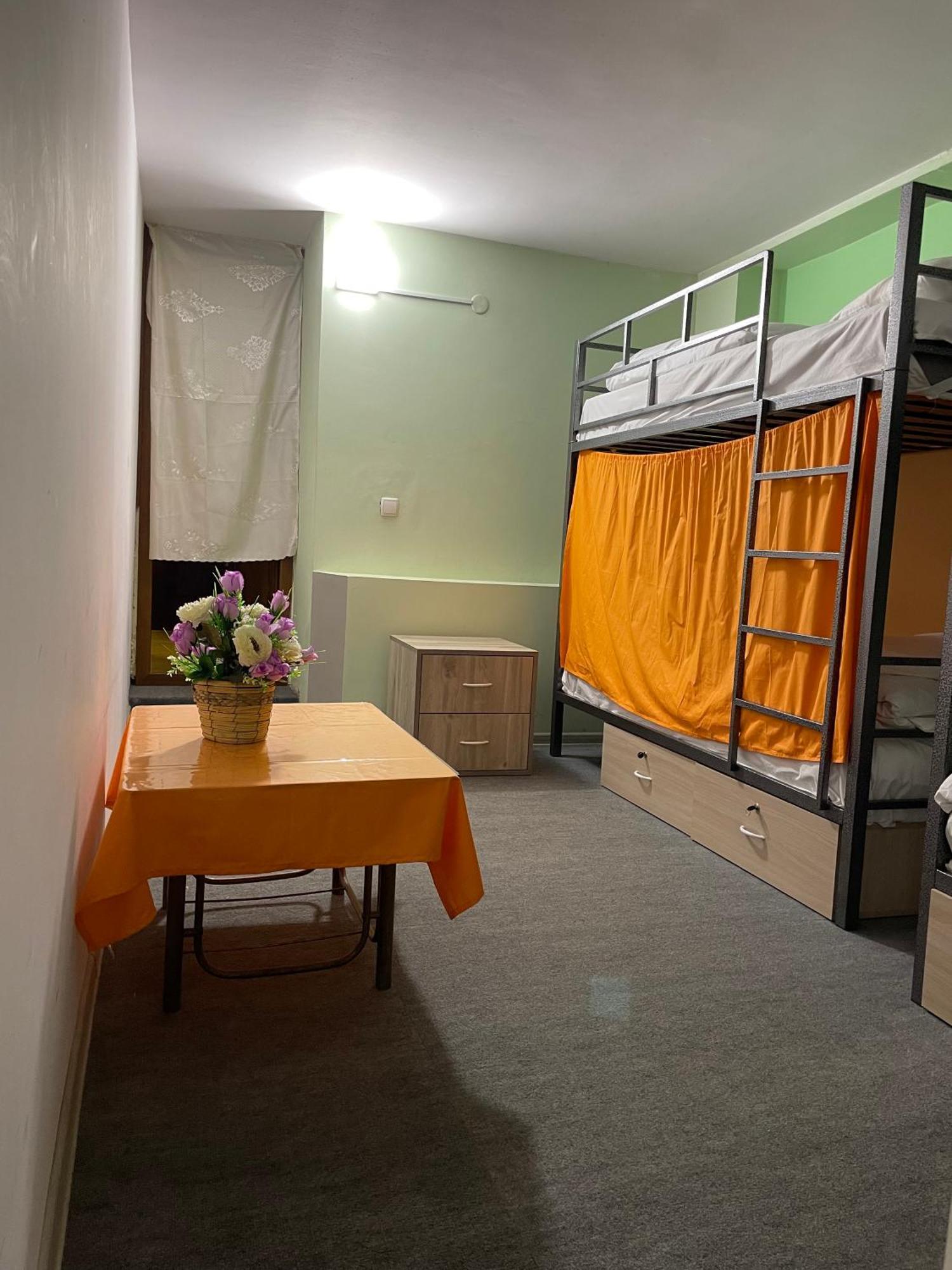 N 1 Hostel Ереван Екстериор снимка